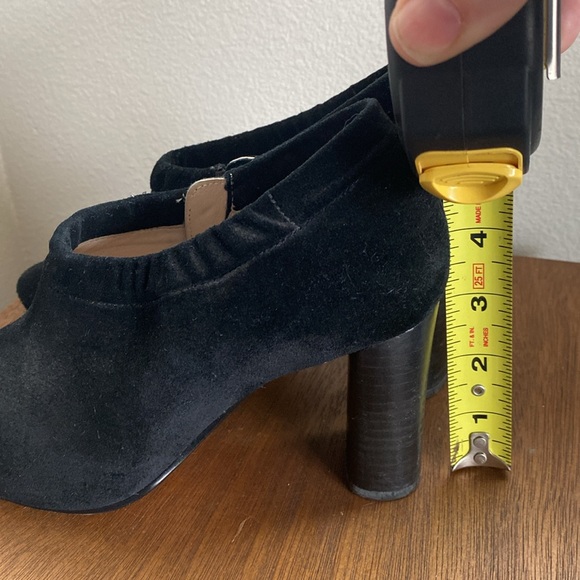 Clarks Narrative Black Suede Bootie Heel, Women’s size 8 - Picture 6 of 16